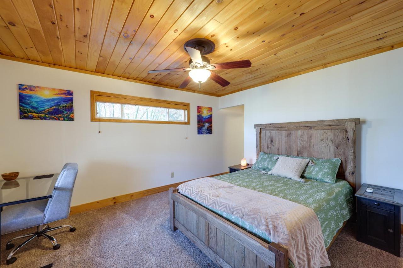 Pet-Friendly Spruce Pine Cabin With Private Fire Pit Εξωτερικό φωτογραφία