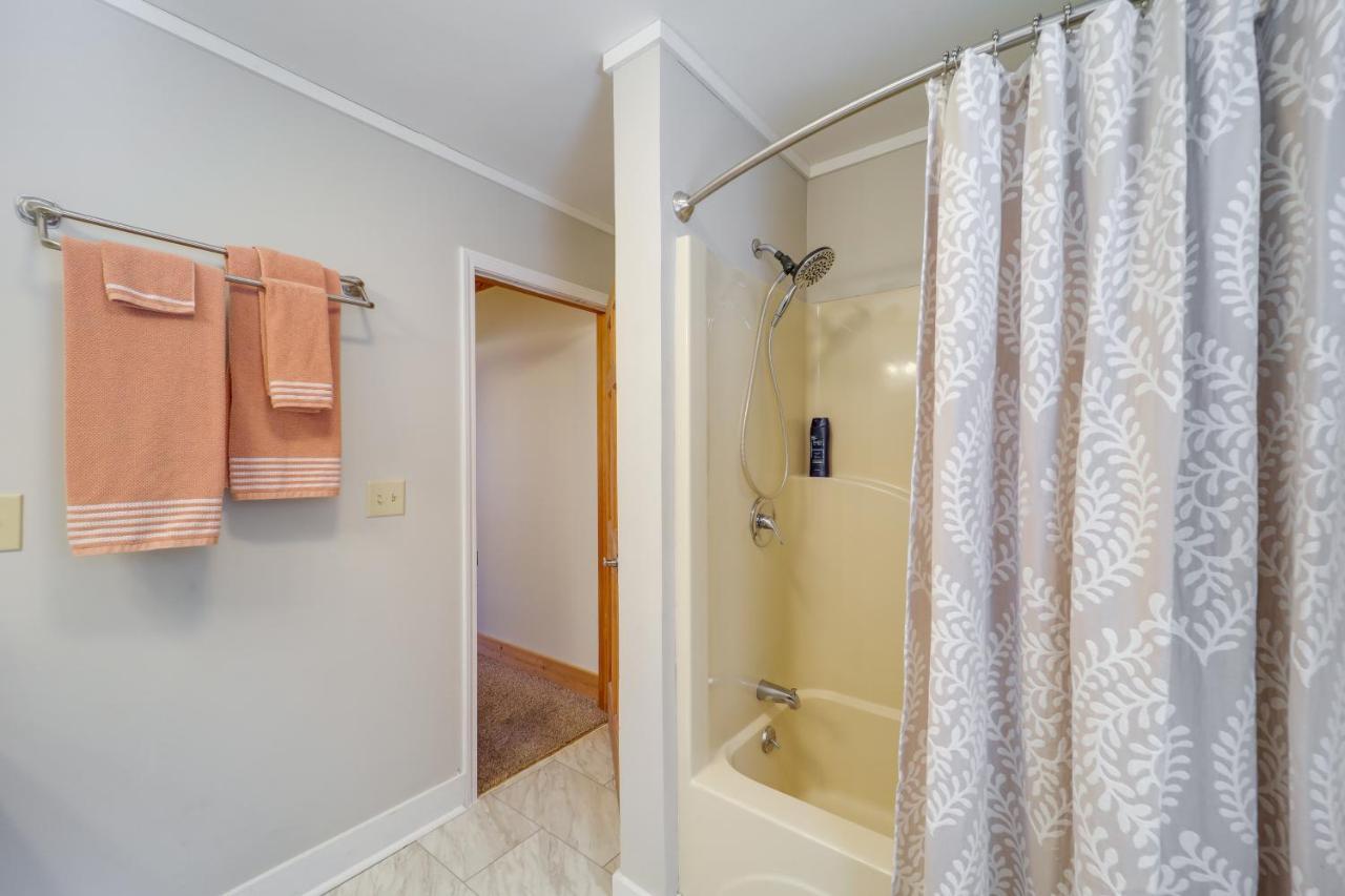 Pet-Friendly Spruce Pine Cabin With Private Fire Pit Εξωτερικό φωτογραφία