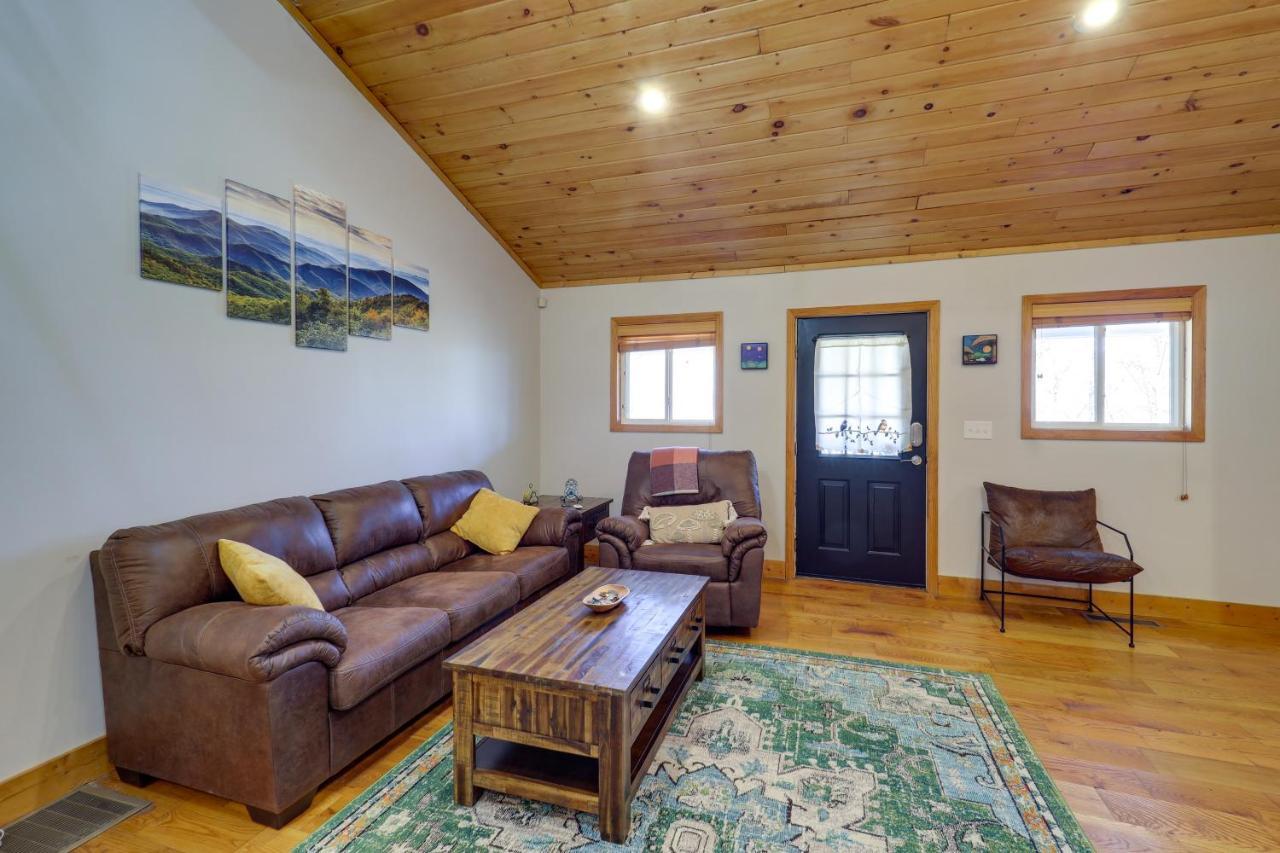 Pet-Friendly Spruce Pine Cabin With Private Fire Pit Εξωτερικό φωτογραφία