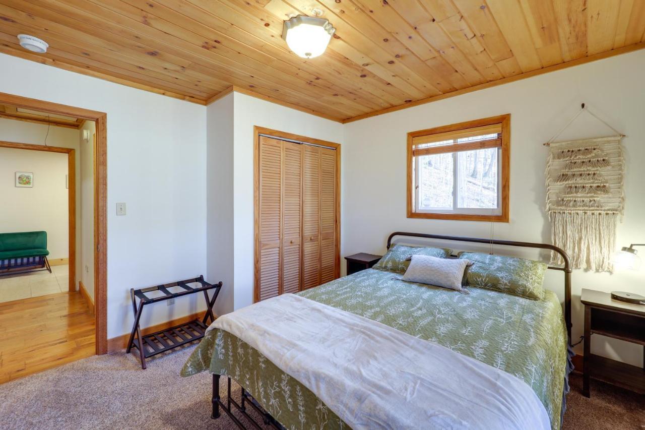 Pet-Friendly Spruce Pine Cabin With Private Fire Pit Εξωτερικό φωτογραφία
