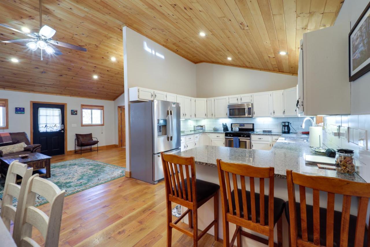 Pet-Friendly Spruce Pine Cabin With Private Fire Pit Εξωτερικό φωτογραφία